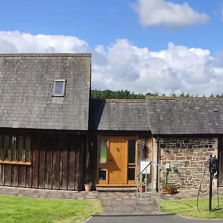 Spacious Luxury Barn Conversion - Next To Tarka Trail Cycle Path Great Torrington Exterior photo