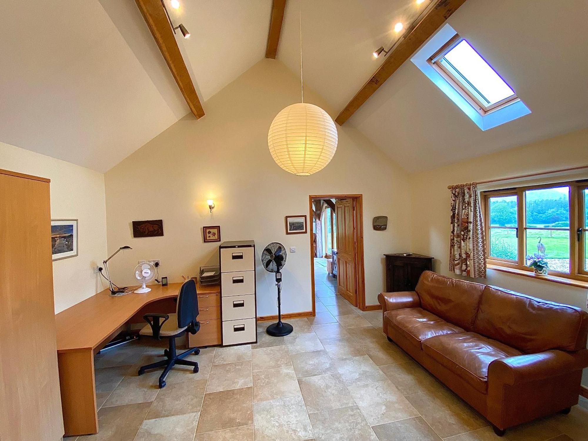 Spacious Luxury Barn Conversion - Next To Tarka Trail Cycle Path * Great Torrington